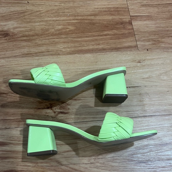 Barely worn lime green block heal square toe sandals - Picture 6 of 10
